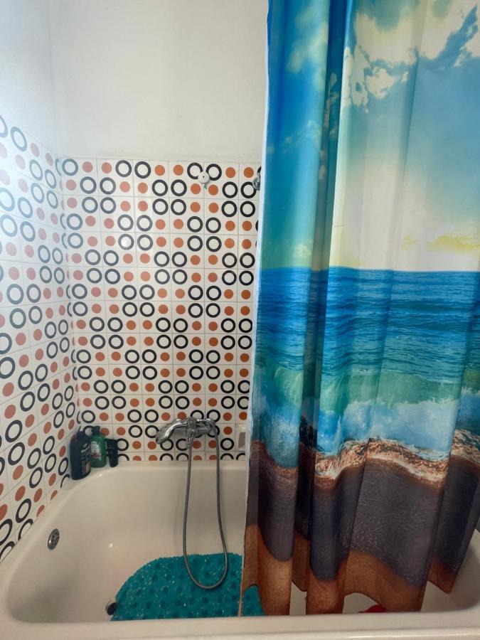 Spacious Apartment With Balconies, Ac, King Bed, Near Dt And Transports 아테네 외부 사진